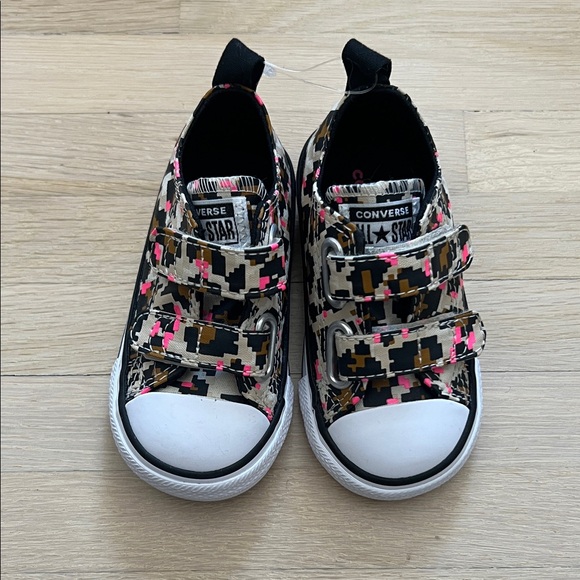 Converse Other - Converse Toddler Black and Pink Patterned 5